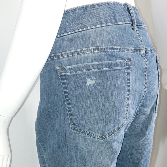 TORRID JEANS 24 Pre- Owned - Picture 6 of 16